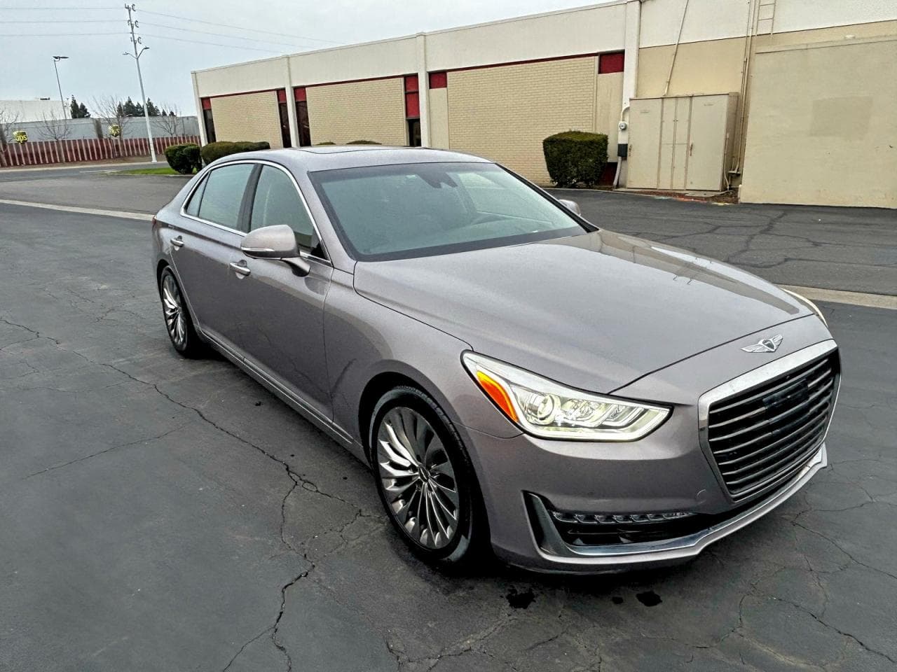 Genesis G90