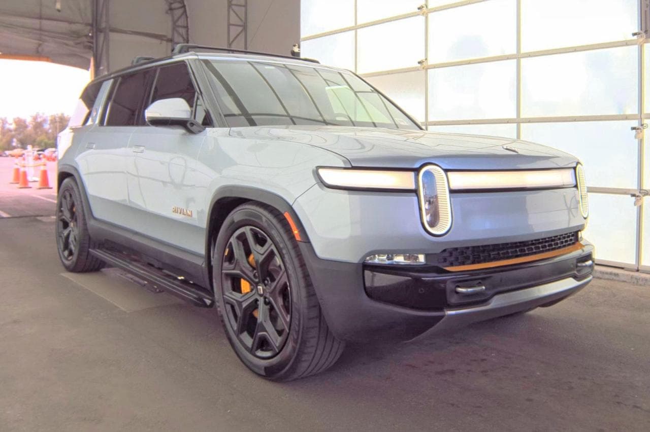 Rivian R1S