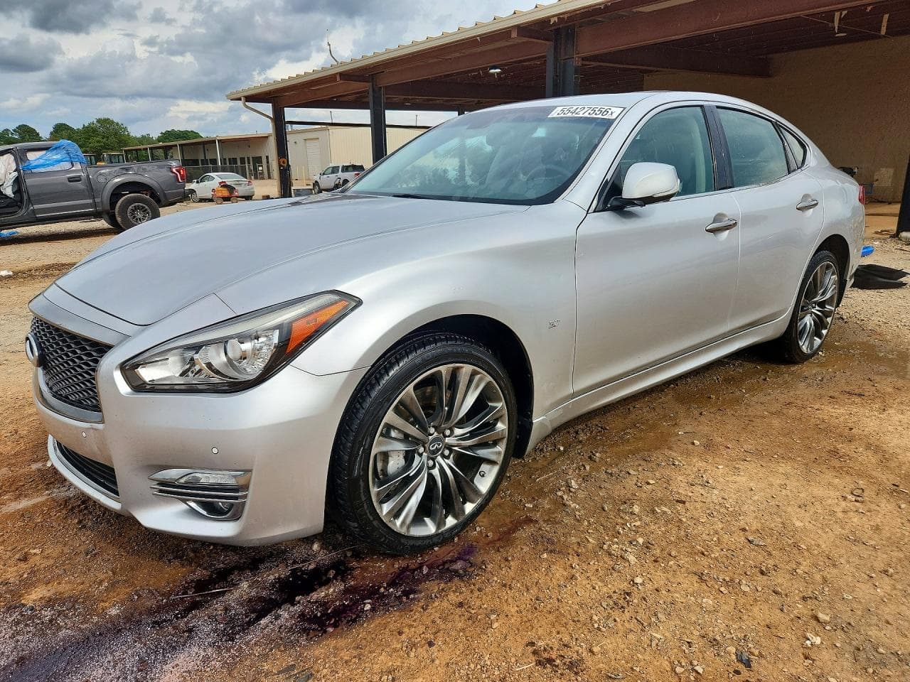Infiniti Q70
